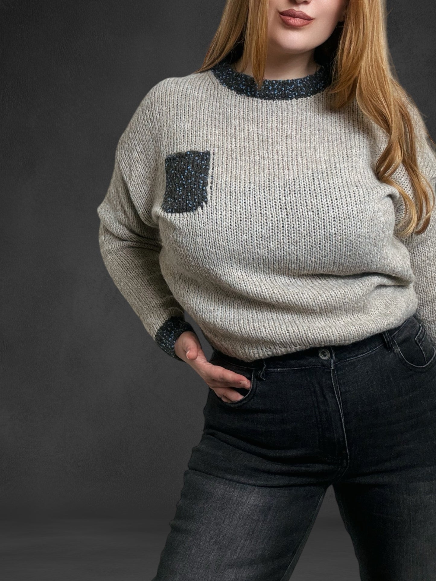 FRONT POCKET SWEATER