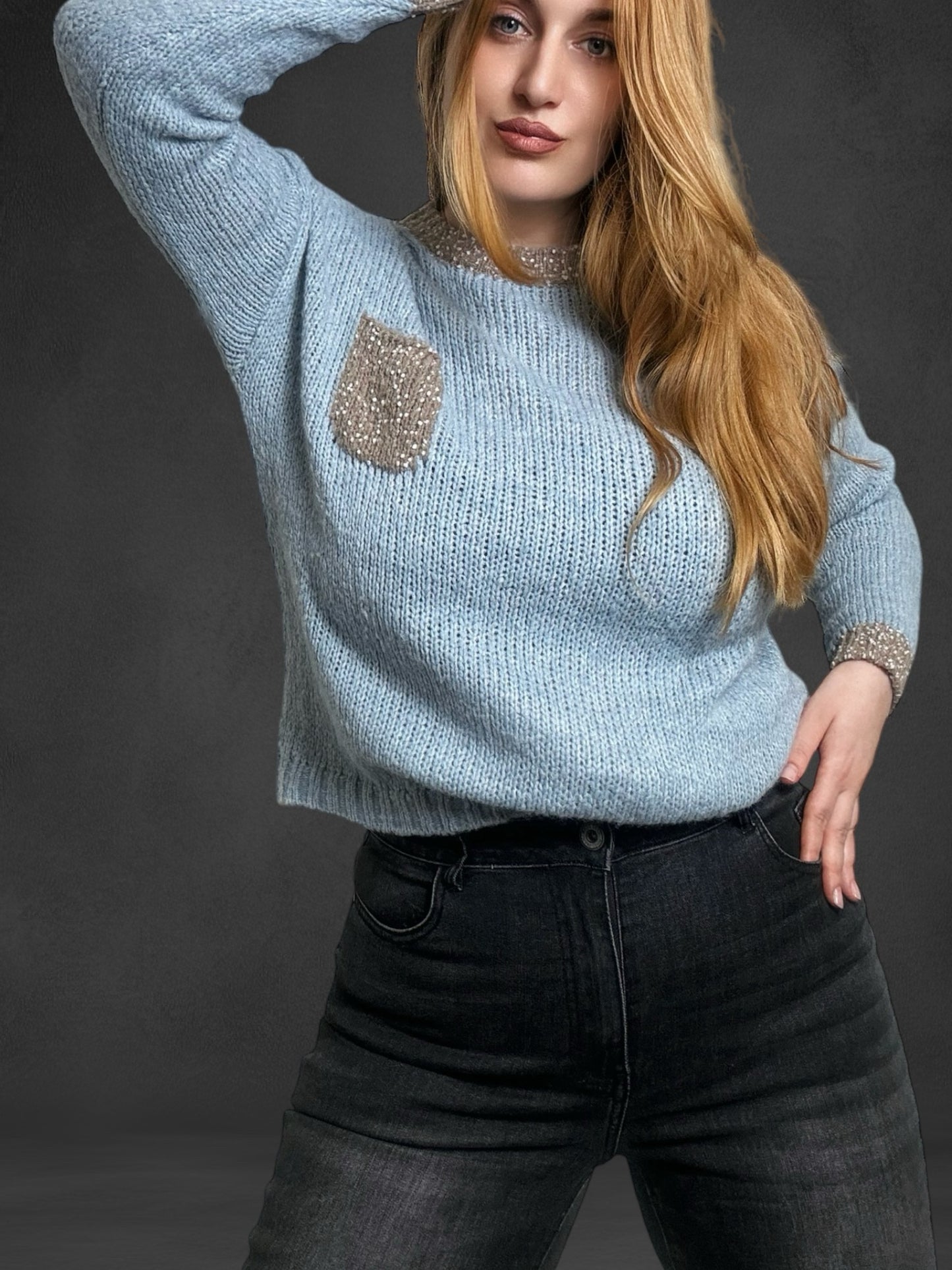 FRONT POCKET SWEATER